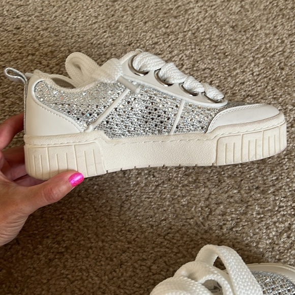 Gianni Bini after party white silver rhinestone sneaker platform over size laces - Picture 8 of 9